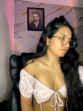 Snapshot of Rosita_forever_ chatting on October 22, 2025, 2:33 am Rosita forever  online show from October 22, 2025, 2:33 am