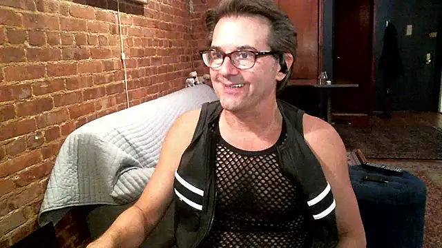 Snapshot of Johnny_Bottoms chatting on October 25, 2025, 2:28 pm Johnny Bottoms online show from October 25, 2025, 2:28 pm