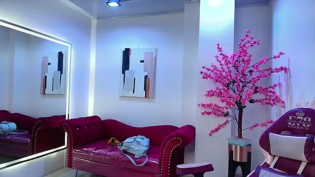 Leia queens online show from October 14, 2025, 12:06 pm