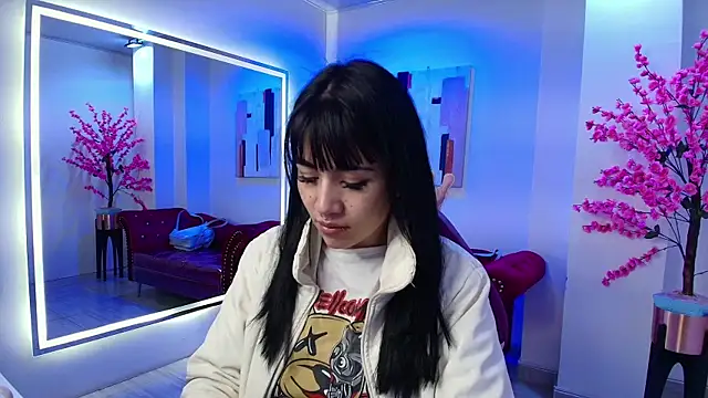 Leia queens online show from October 17, 2025, 11:12 am