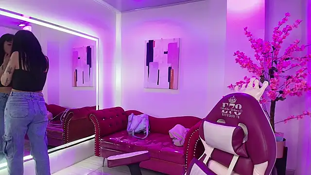 Leia queens online show from September 29, 2025, 11:49 am