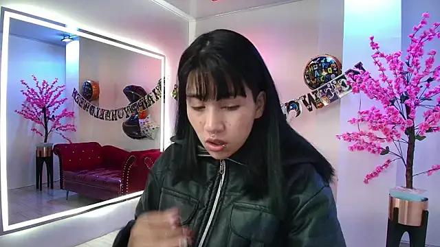 Leia queens online show from October 27, 2025, 11:22 am