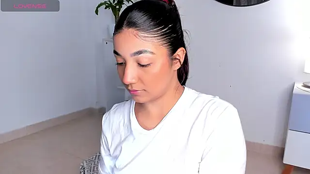 martina roldam online show from January 15, 2025, 1:02 am