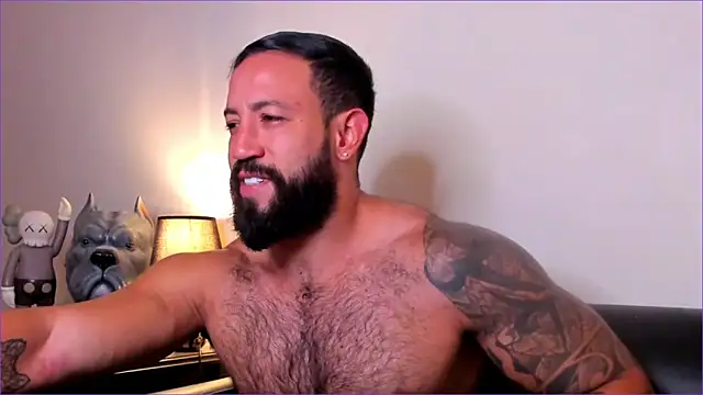 BradLeon  online show from December 17, 2025, 10:42 am