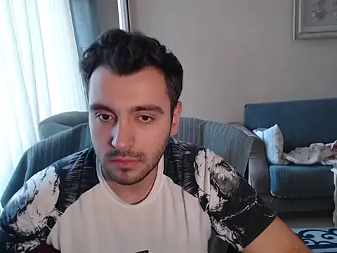 handsomeee04 online show from October 8, 2025, 3:13 pm