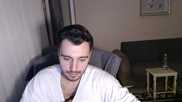 handsomeee04 online show from September 29, 2025, 12:50 am