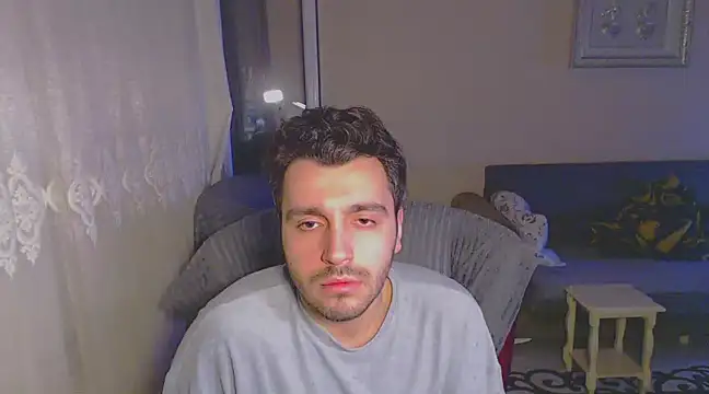 handsomeee04 online show from February 16, 2025, 4:31 am