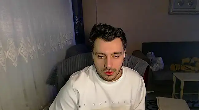 handsomeee04 online show from February 9, 2025, 3:34 pm
