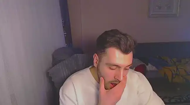 handsomeee04 online show from February 26, 2025, 7:42 pm