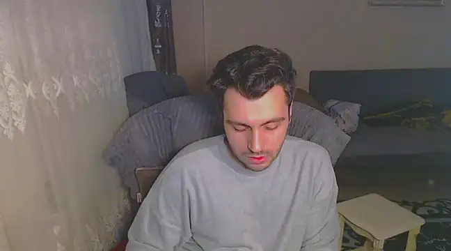 handsomeee04 online show from February 13, 2025, 11:47 pm