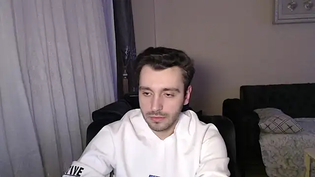 handsomeee04 online show from March 24, 2026, 10:10 pm