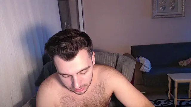 handsomeee04 online show from September 18, 2025, 9:40 pm