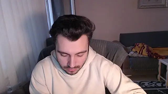 handsomeee04 online show from October 19, 2025, 3:26 pm