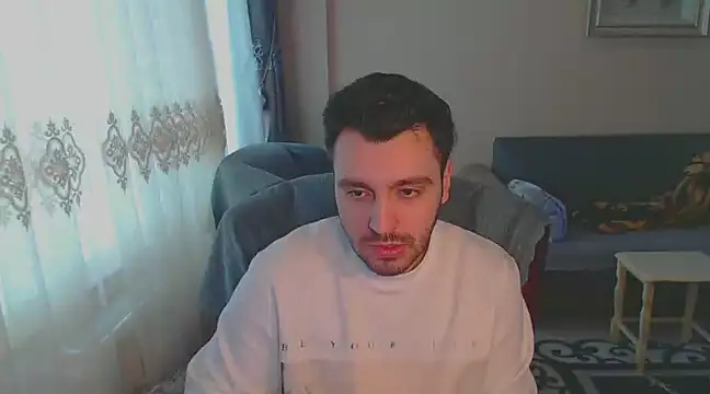 handsomeee04 online show from February 4, 2025, 1:48 pm