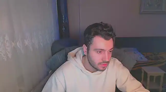handsomeee04 online show from February 11, 2025, 10:07 pm