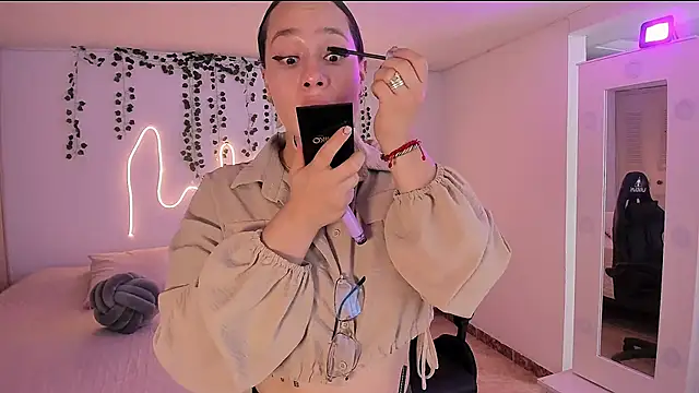 Snapshot of emmaTorres1 chatting on September 30, 2025, 3:40 pm emmaTorres1 online show from September 30, 2025, 3:40 pm