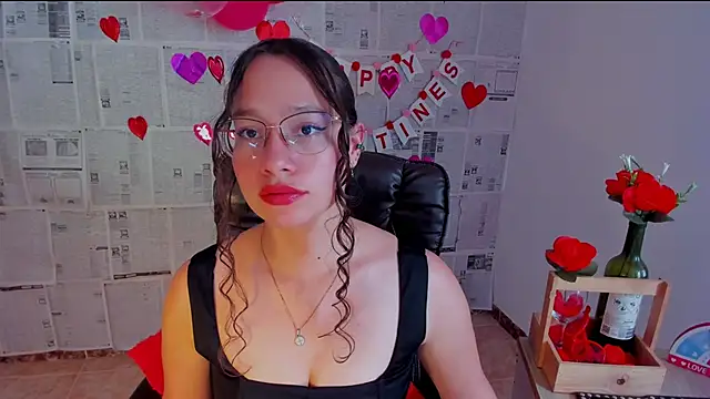 Snapshot of emmaTorres1 chatting on February 13, 2025, 6:59 pm emmaTorres1 online show from February 13, 2025, 6:59 pm