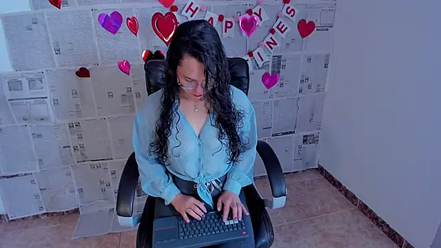 Snapshot of emmaTorres1 chatting on February 15, 2025, 4:56 pm emmaTorres1 online show from February 15, 2025, 4:56 pm