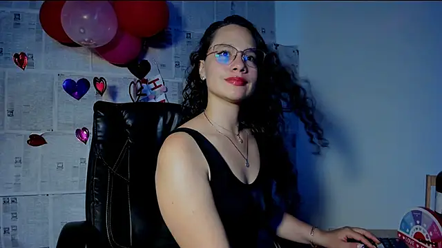 Snapshot of emmaTorres1 chatting on February 17, 2025, 2:17 pm emmaTorres1 online show from February 17, 2025, 2:17 pm