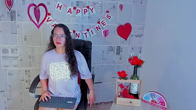 Snapshot of emmaTorres1 chatting on February 12, 2025, 8:07 pm emmaTorres1 online show from February 12, 2025, 8:07 pm