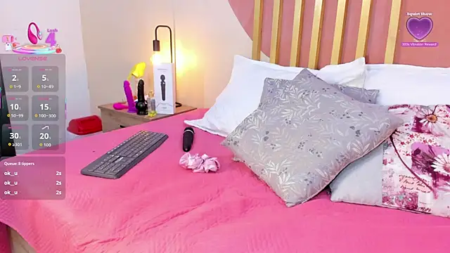 Snapshot of Nicole_Angels_ chatting on October 1, 2025, 8:02 pm Nicole Angels  online show from October 1, 2025, 8:02 pm