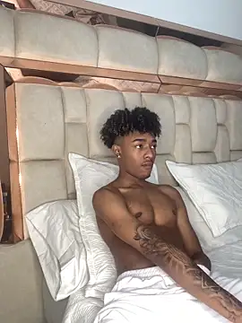 Boy cock18 online show from January 27, 2025, 11:22 pm