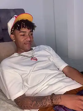 Boy cock18 online show from February 17, 2025, 12:22 am