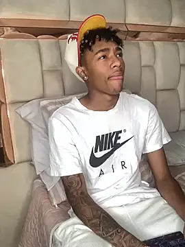 Boy cock18 online show from February 19, 2025, 4:44 pm