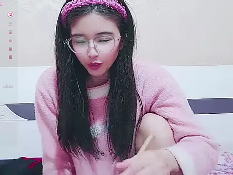 lingling998 online show from February 25, 2025, 6:01 pm