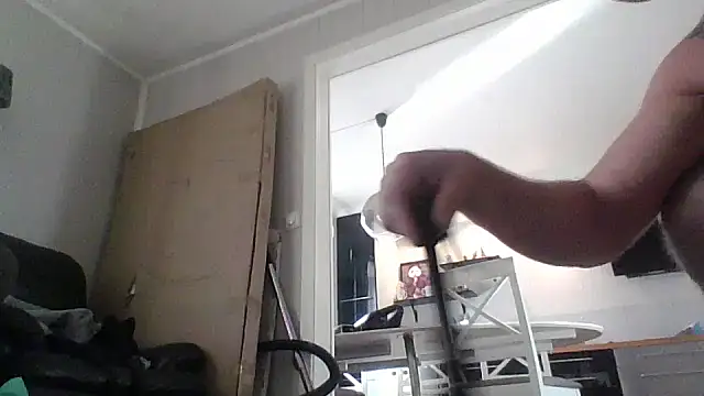 Kennethkine online show from October 16, 2025, 8:33 am