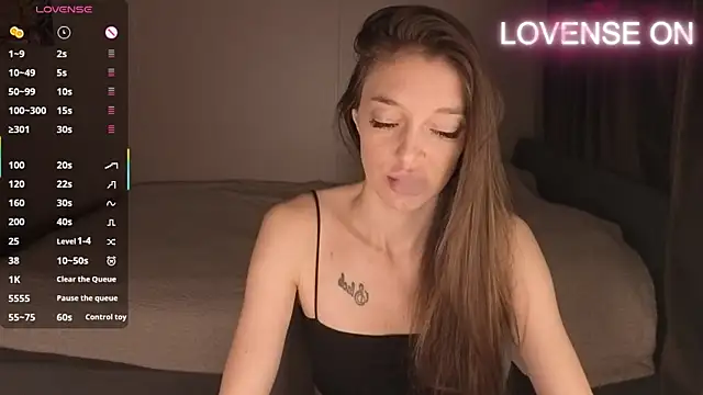 Snapshot of Cherry_air chatting on October 4, 2025, 11:06 pm Cherry air online show from October 4, 2025, 11:06 pm