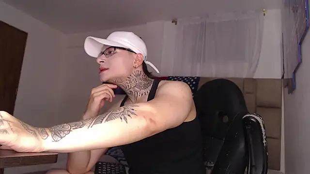 DennisWalkerr online show from January 28, 2025, 1:08 am