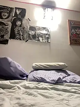 lauuraww online show from January 22, 2025, 3:52 am