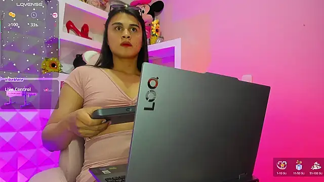 Snapshot of Mara-Bella chatting on March 19, 2025, 10:53 pm Mara-Bella online show from March 19, 2025, 10:53 pm