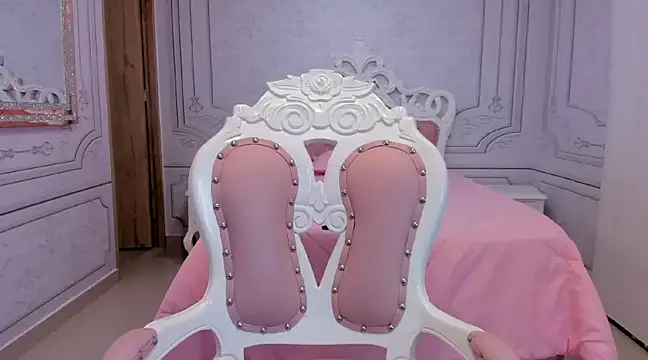 Daphne Fox  online show from March 9, 2025, 2:50 am