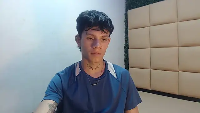 Snapshot of andy_dan18 chatting on September 22, 2025, 5:52 pm andy dan18 online show from September 22, 2025, 5:52 pm