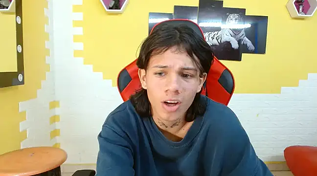 andy dan18 online show from February 2, 2025, 2:59 am