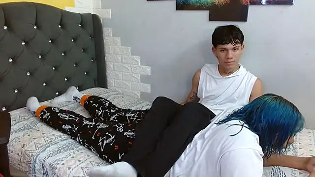 Snapshot of andy_dan18 chatting on October 2, 2025, 12:30 pm andy dan18 online show from October 2, 2025, 12:30 pm