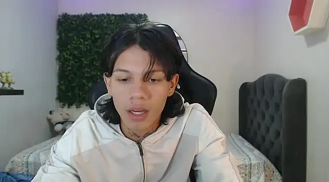 andy dan18 online show from January 15, 2025, 4:21 pm