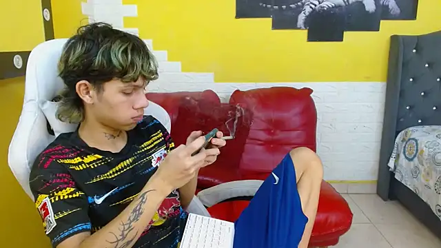 andy dan18 online show from March 31, 2026, 8:44 pm