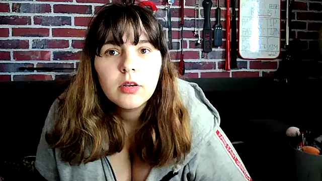 Heleneecesmecs2 online show from September 29, 2025, 9:38 am