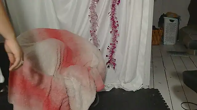 jaslenelovely online show from February 12, 2025, 8:50 pm