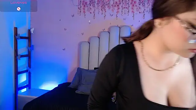 Sweetlu gh online show from September 17, 2025, 7:05 pm