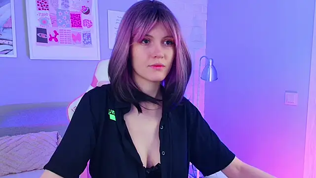 NellieLoyns online show from February 26, 2025, 4:05 pm