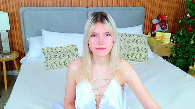 NellieLoyns online show from January 13, 2026, 5:28 pm