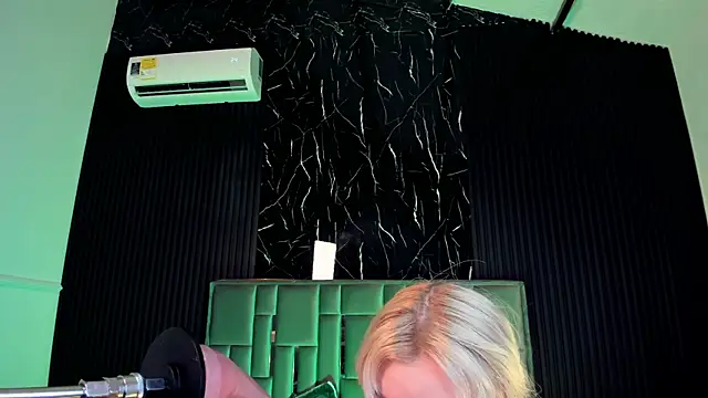 Snapshot of LolaAngellx chatting on September 23, 2025, 8:38 pm LolaAngellx online show from September 23, 2025, 8:38 pm