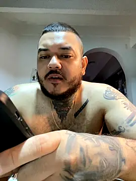 Snapshot of El_Titan1998 chatting on September 26, 2025, 11:06 am El Titan1998 online show from September 26, 2025, 11:06 am