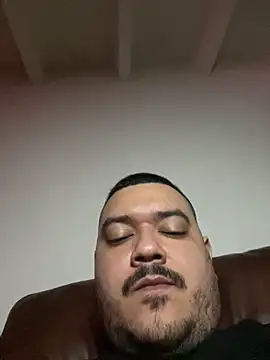 El Titan1998 online show from March 3, 2025, 2:22 am