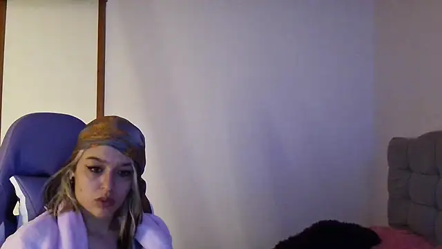 Snapshot of BlueStoneX chatting on October 8, 2025, 6:48 am BlueStoneX online show from October 8, 2025, 6:48 am