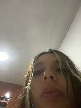 Snapshot of BlueStoneX chatting on October 24, 2025, 6:56 am BlueStoneX online show from October 24, 2025, 6:56 am